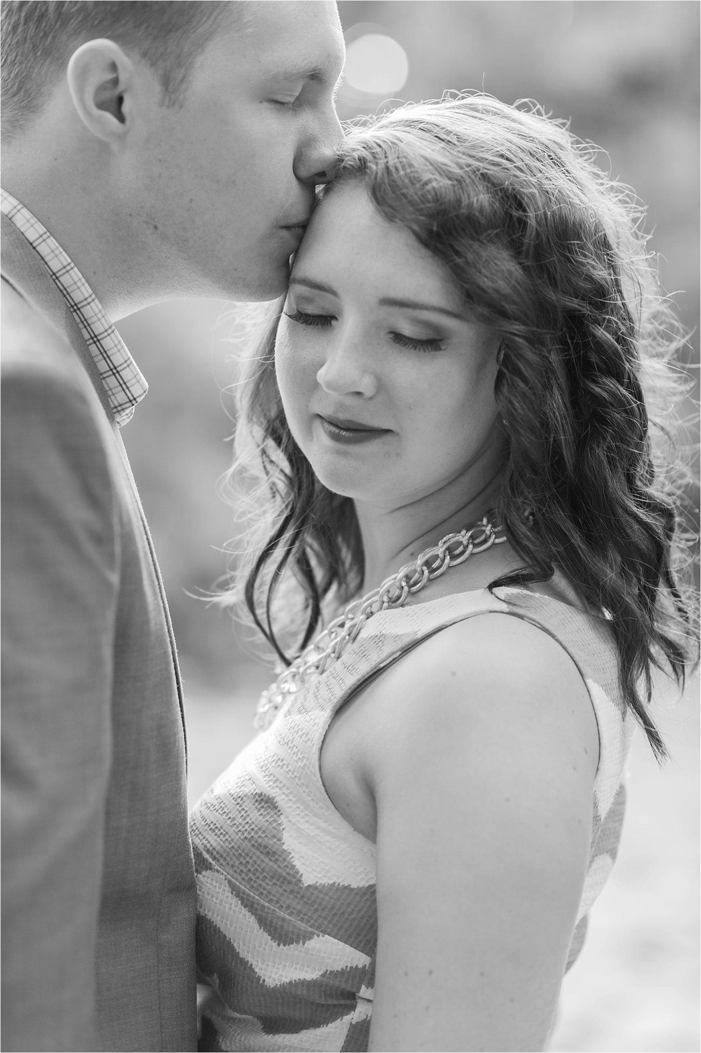 lily_pond_lincoln_park_engagement_session_0057.jpg